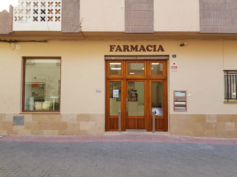 Farmacia Martínez Arnau Frente de fachada de farmacia